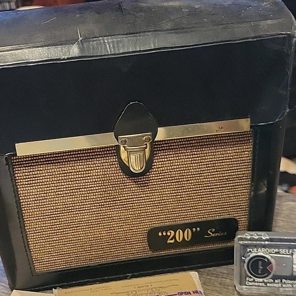 Polaroid Vintage 210 Auto.Land Camera,all Acessories Incl.Accordian type/ GUC